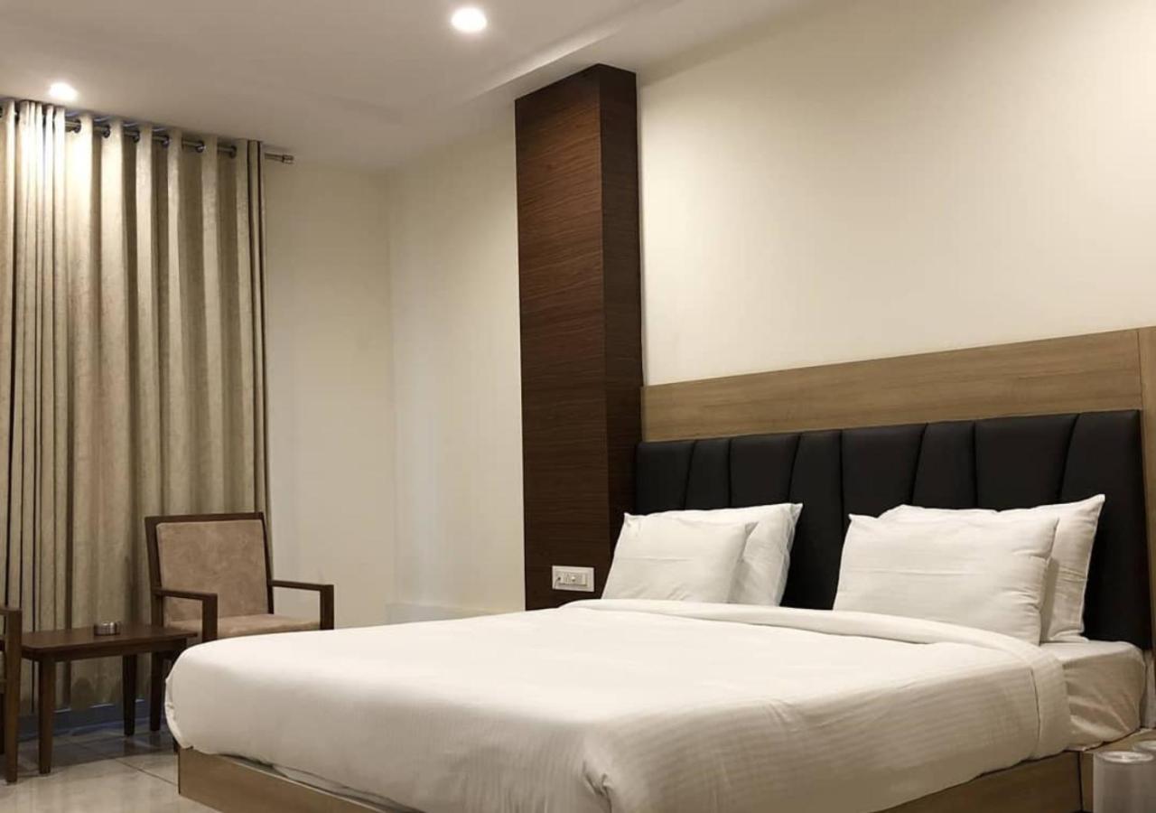 Hotel Aaradhya Udaipur Kültér fotó