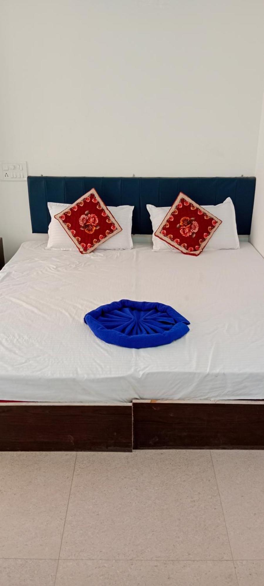 Hotel Aaradhya Udaipur Kültér fotó